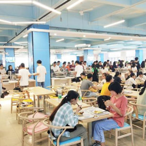 探索未来校园餐饮趋势：智慧食堂引领餐饮数字化时代