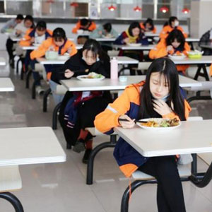 中学智慧食堂：数字化管理与智能化服务的未来趋势