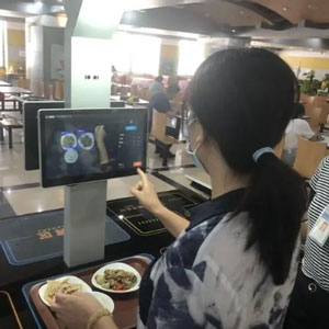 优化智慧餐厅运营管理系统，提升餐饮业务效率与服务质量