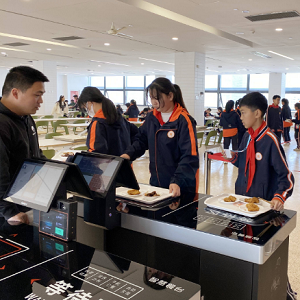 校园明厨亮灶计划：提高食品安全的重要举措